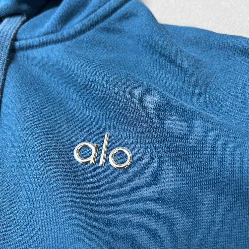 Alo Yoga Accolade Hoodie Womens S Blue Long Sleeve Logo Kangaroo Pocket Pullover - Picture 3 of 9